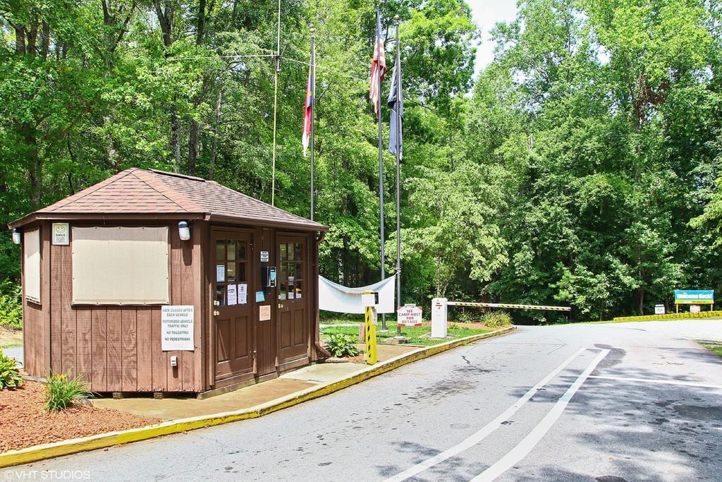 Forest Lake Camping Resort Lakefront Cabin 8 Advance Exterior photo